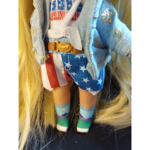 Na Na Na Surprise Erika Featherton Glam Series 2 Patriotic 7.5" Fashion Doll - Picture 11 of 13